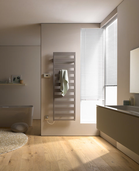 Grzejnik drabinkowy KERMI Casteo-E, wym. 1806 x 600 mm, kolor biały, moc 600W