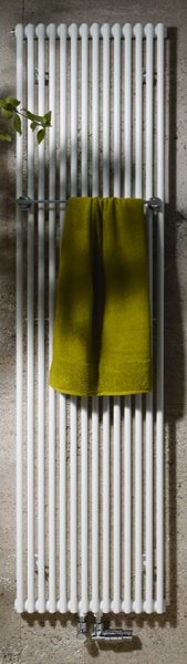 Grzejnik płytowy ZEHNDER Kleo Bar wym. 1500 x 462 mm, kolor chrom, moc 554 W